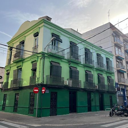 Kiwi Rooms Auto Check-In فالنسيا المظهر الخارجي الصورة
