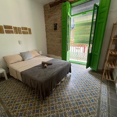 Kiwi Rooms Auto Check-In فالنسيا المظهر الخارجي الصورة