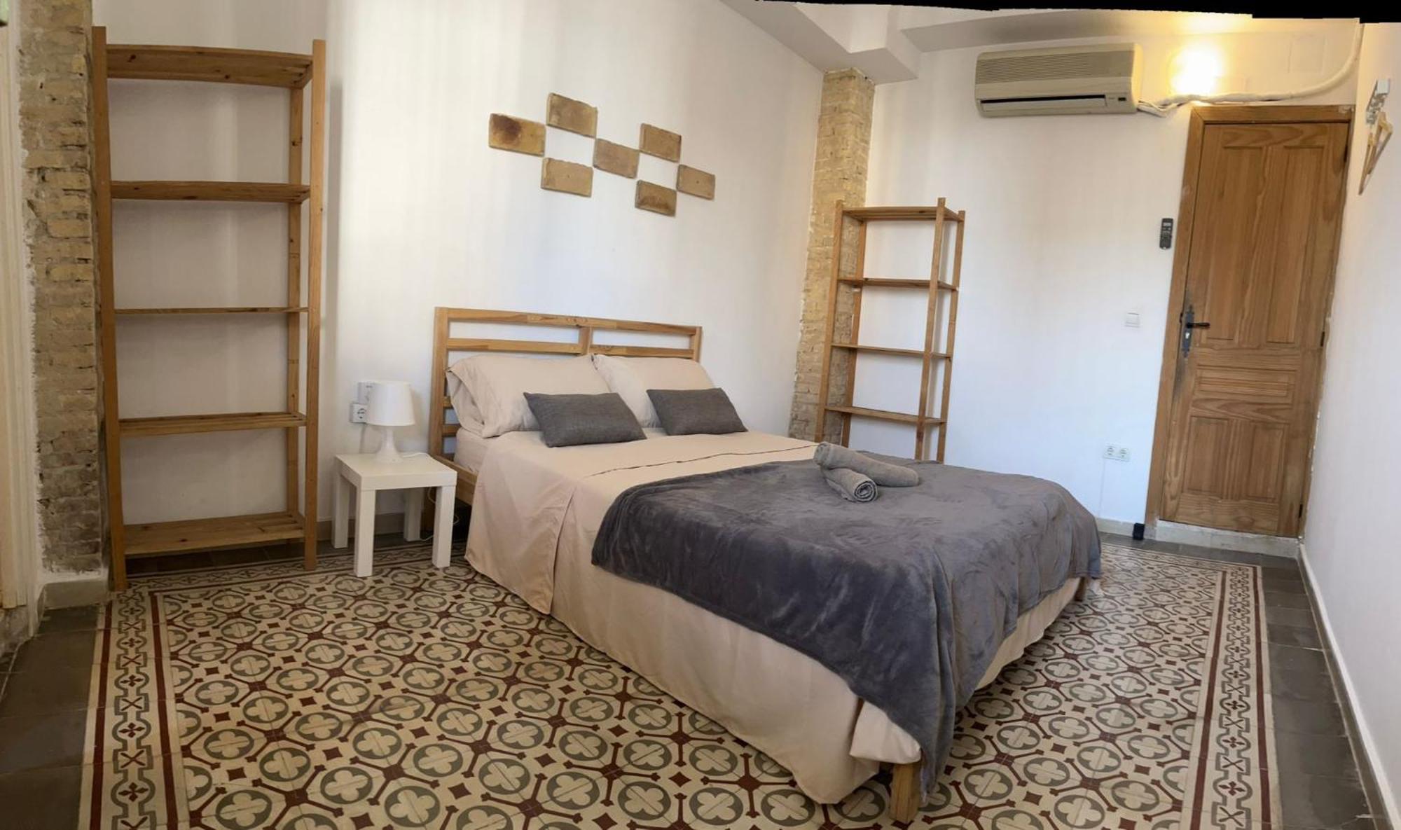 Kiwi Rooms Auto Check-In فالنسيا الغرفة الصورة